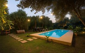 Sofiana'S Garden Retreat With Private Pool